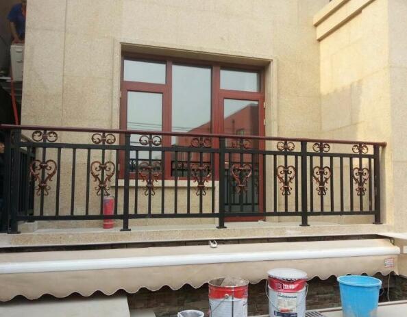 鋅鋼陽臺(tái)欄桿顏色選擇？