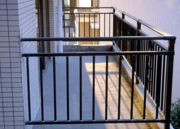 鋅鋼陽臺(tái)欄桿顏色選擇？